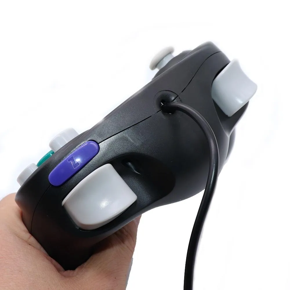 2 Pieces Wired Vibrating Game Controller for Nintendo Ngc / Wii - Available